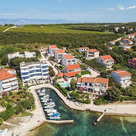 Apartmani Sollei Петрчане Экстерьер фото